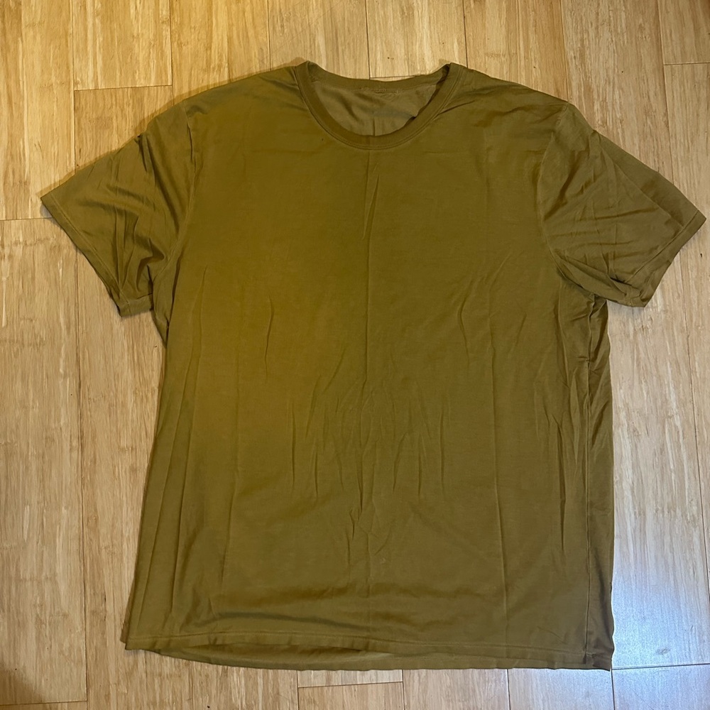 lululemon athletica Men's Mustard Short Sleeve Tee